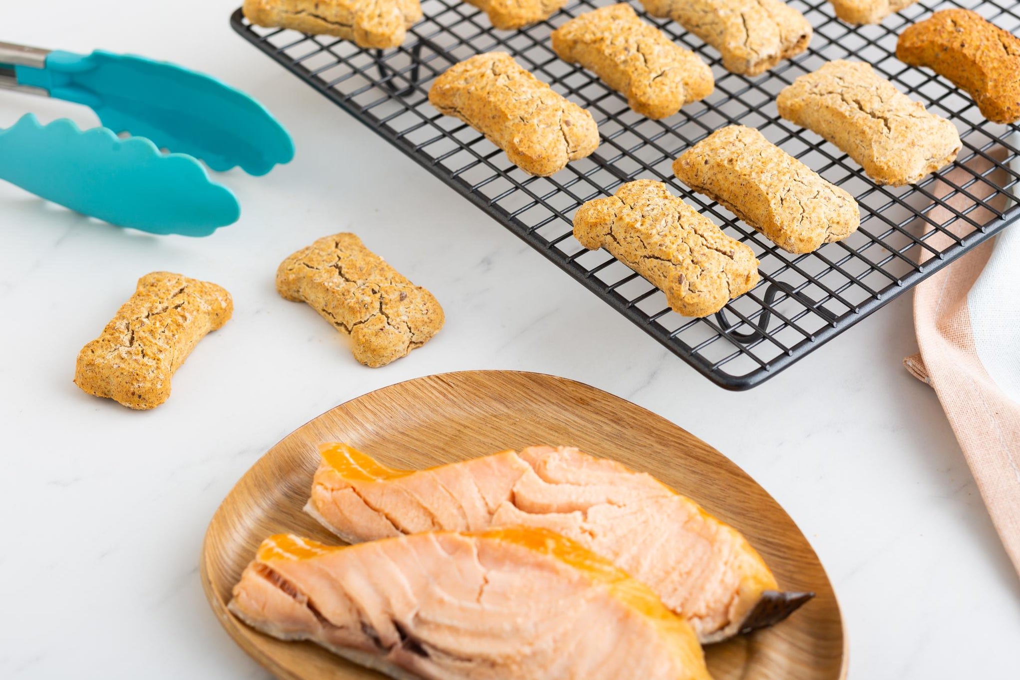 SavourLife Dog Treat Australian Salmon Flavour Grain Free Biscuits 425g
